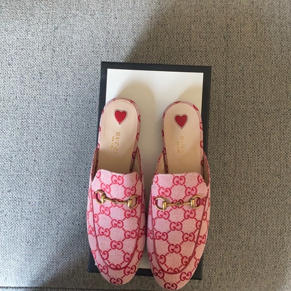 Gucci Shoes - Women’s Gucci shoes NWT